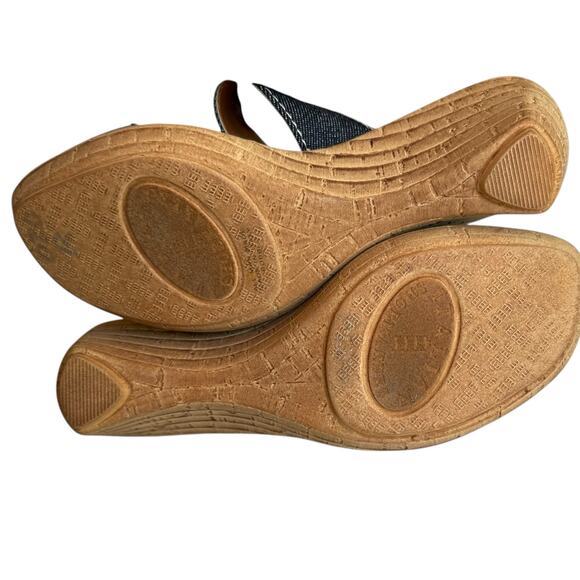 Womens Sandals Size 8.5 Wedge Slip on Open Toe - Picture 5 of 8